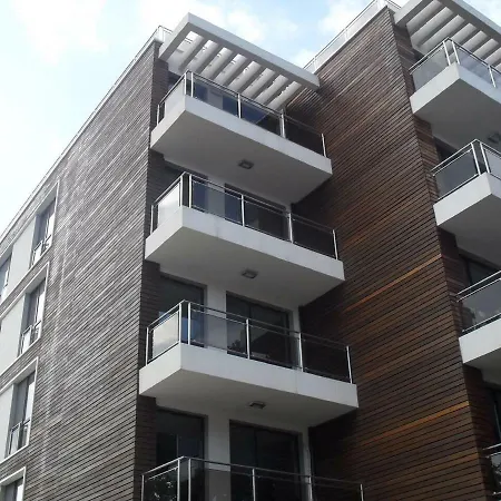 18 Apartment *