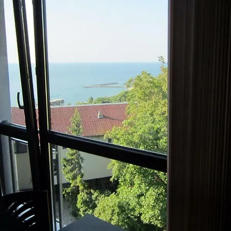 Apartment 18 *