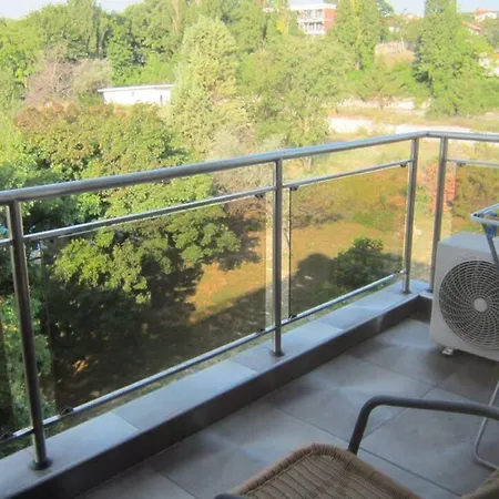 Apartment 18 *