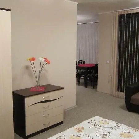 Apartment 18 Warna